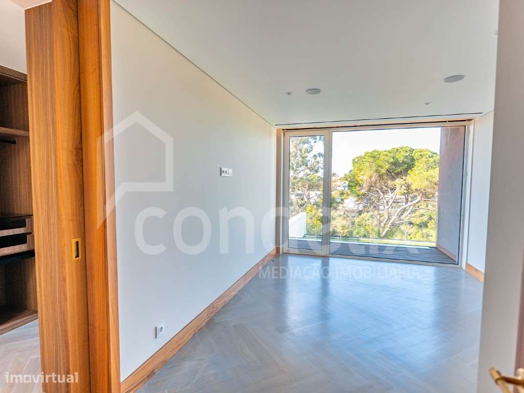 Moradia T5+1 nova com piscina em condomínio fechado de luxo no Estoril - Grande imagem: 5/42
