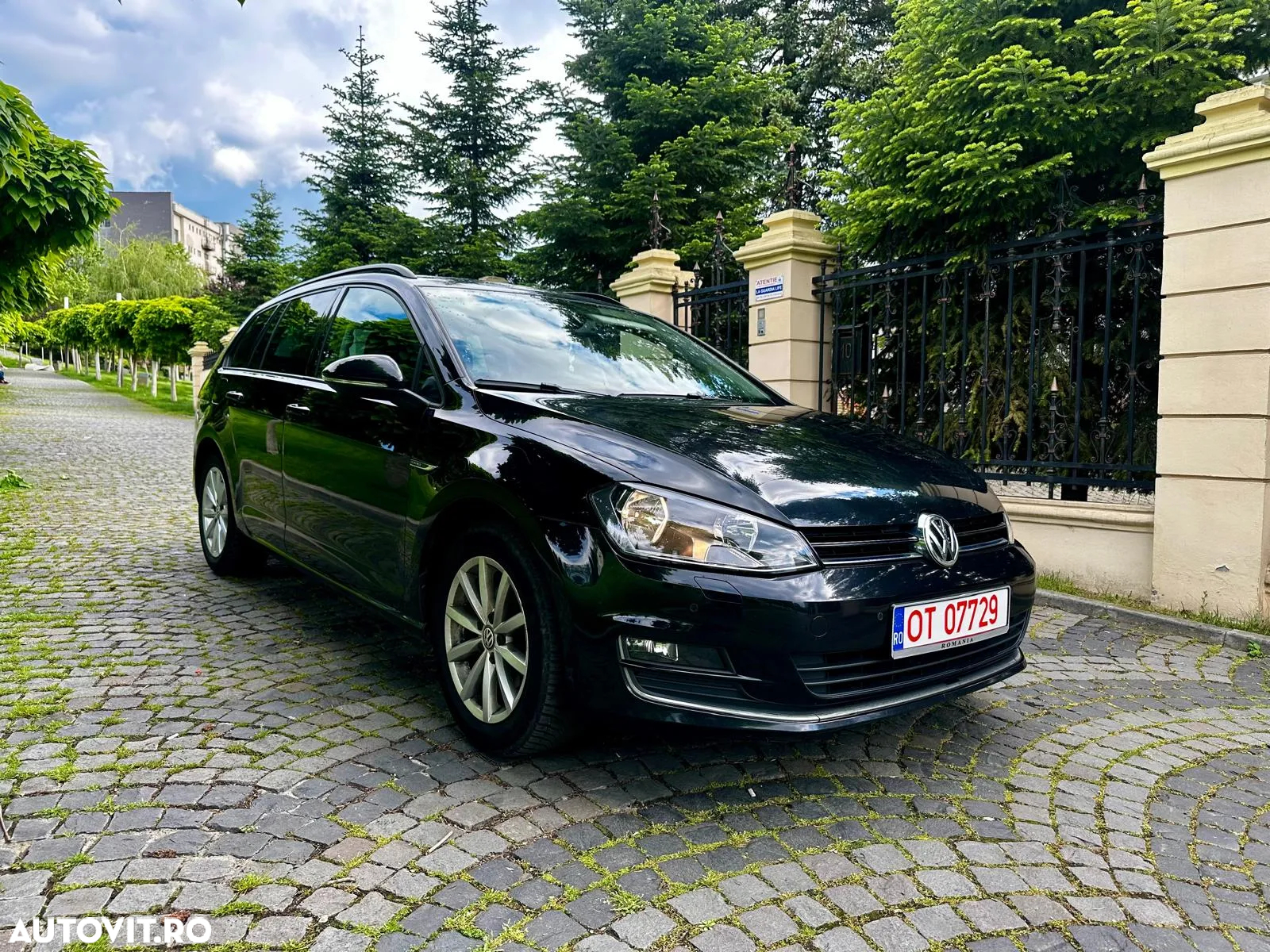 Volkswagen Golf 1.6 TDI BlueMotion Technology Lounge - 12