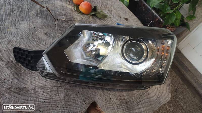 farol esquerdo Skoda Yeti bi-xenon Direcional - 5L1941015C - 4