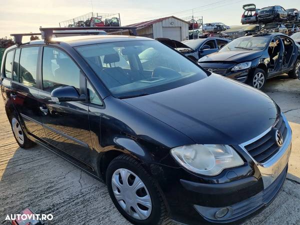 Dezmembram VW Touran, 2008, 1.6mpi cod BSE, cutie manuala - 3