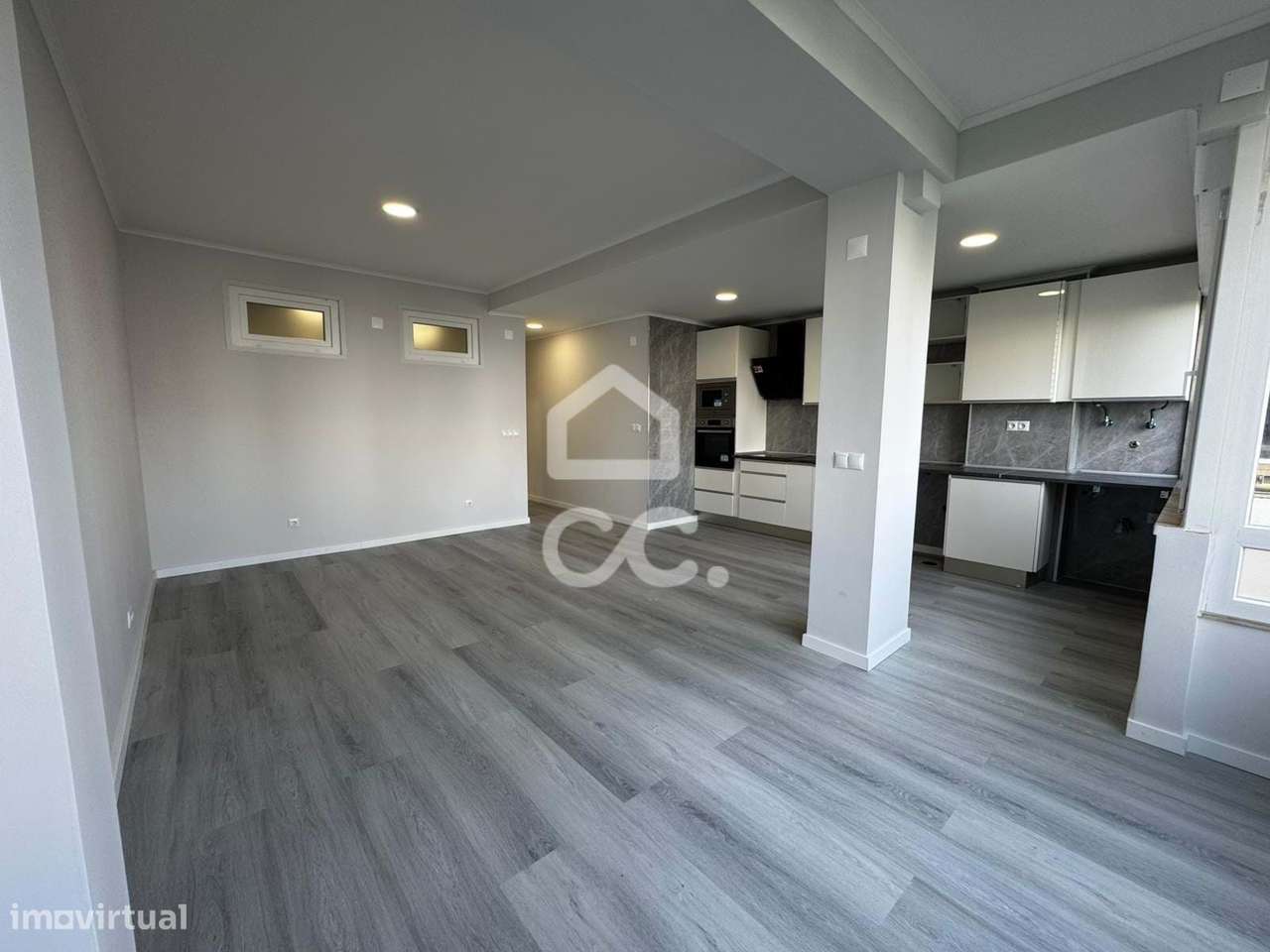 Apartamento T2 remodelado com arrecadação - Oeiras - Grande imagem: 5/23
