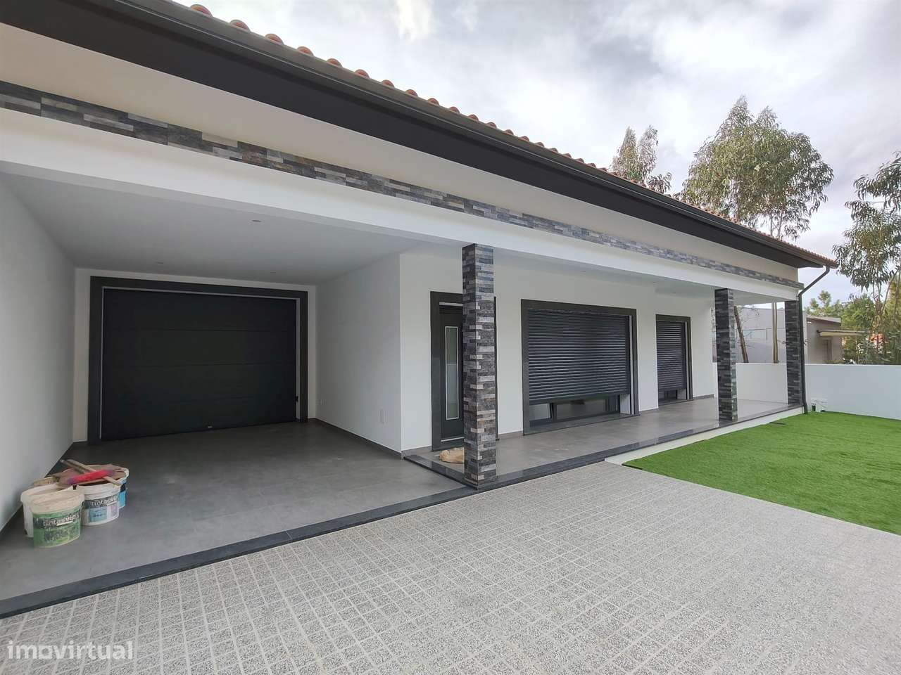 Moradia T3 / Nova / Terreno / Churrasqueira / Ar condicionado / Santa-17