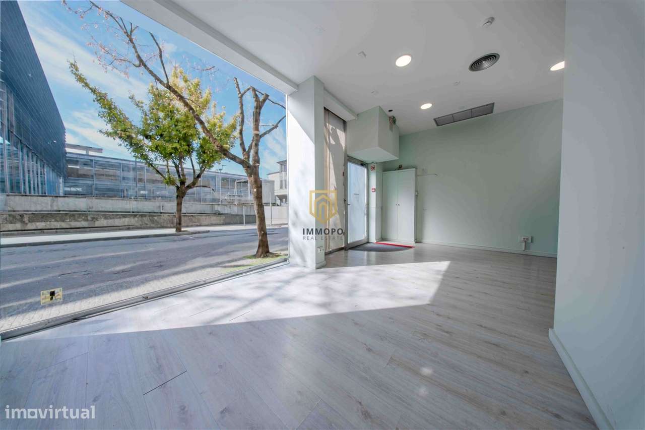 Loja , Porto, Matosinhos / Venda / 205.000€-0