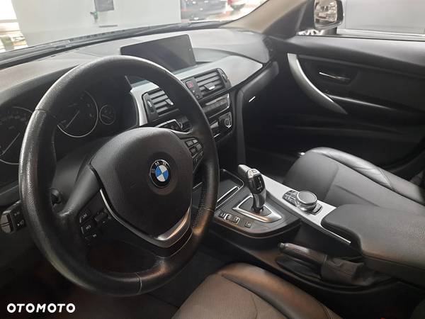 BMW Seria 3 320d Advantage - 11