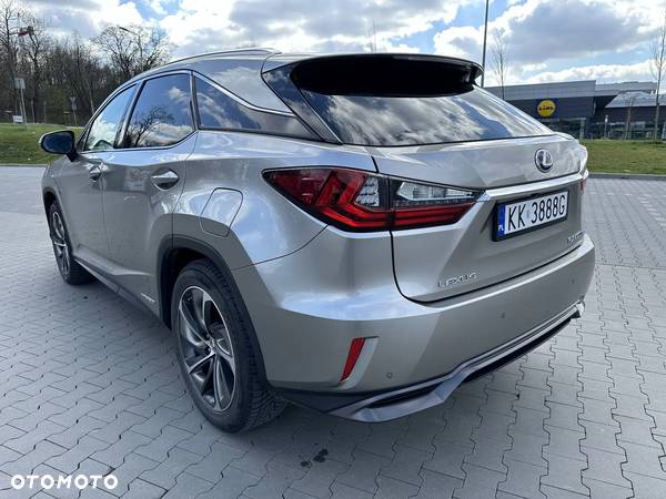 Lexus RX - 9