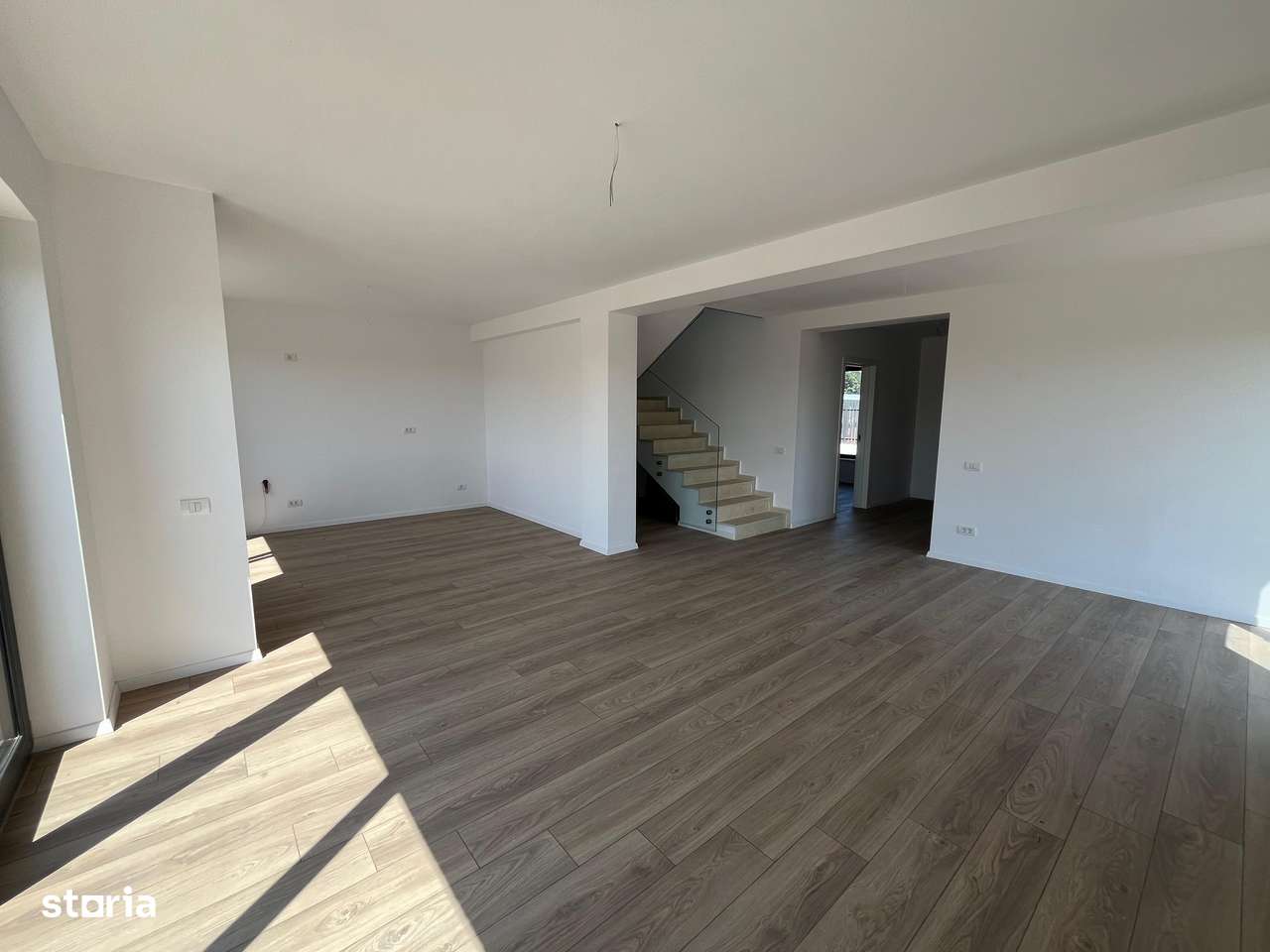 Casa la cheie - 163mp utili + teren 704 mp - cel mai mare din zona-8