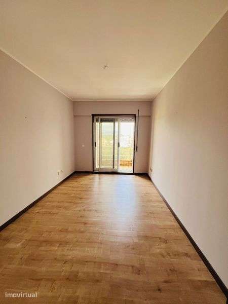 Alugo apartamento T3 - Grande imagem: 5/11