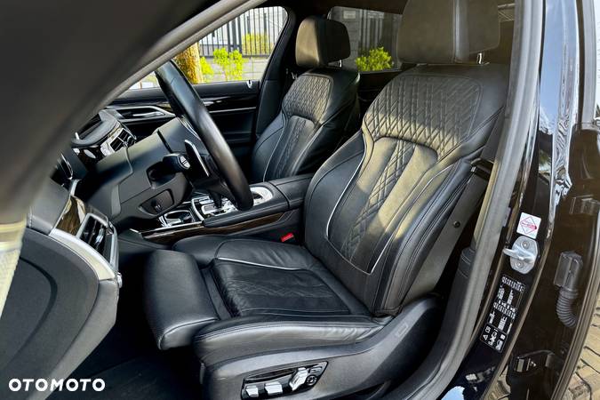 BMW Seria 7 750i xDrive - 12
