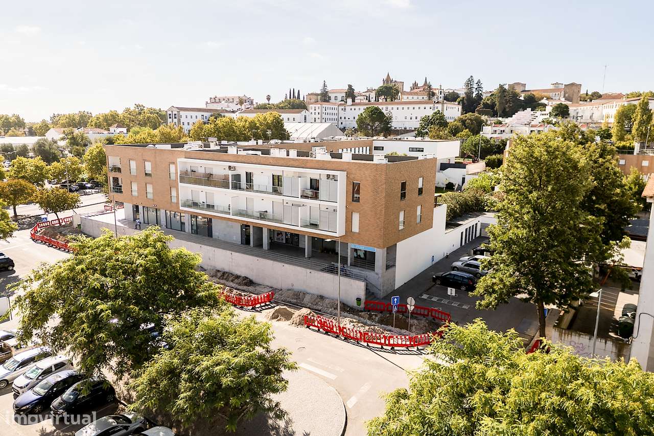 Espaço Comercial c/ 98 m² | Nova Eborae, Bacelo, Évora-18