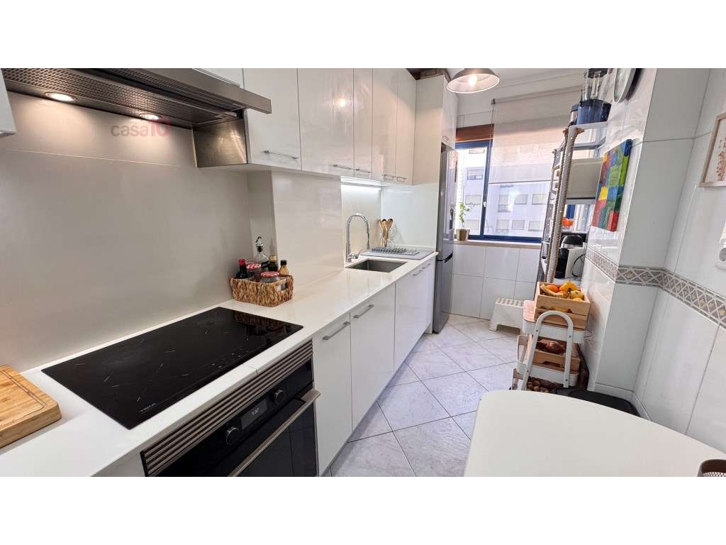 Apartamento parcialmente mobilado no Pateo Aldegalega, Montijo-11