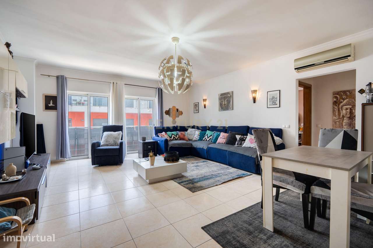 T2 com 99m², varanda generosa e 2 lugares de garagem em Silves - Grande imagem: 3/30