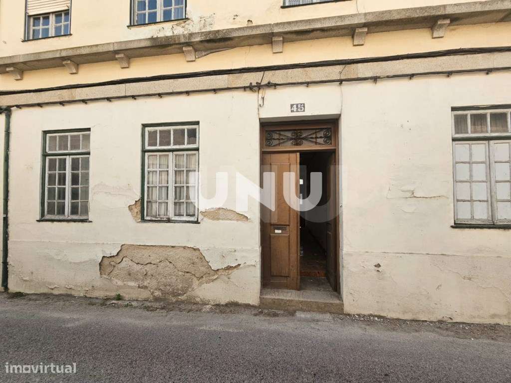 Prédio Urbano - Pleno Centro da Cidade de Viseu-14