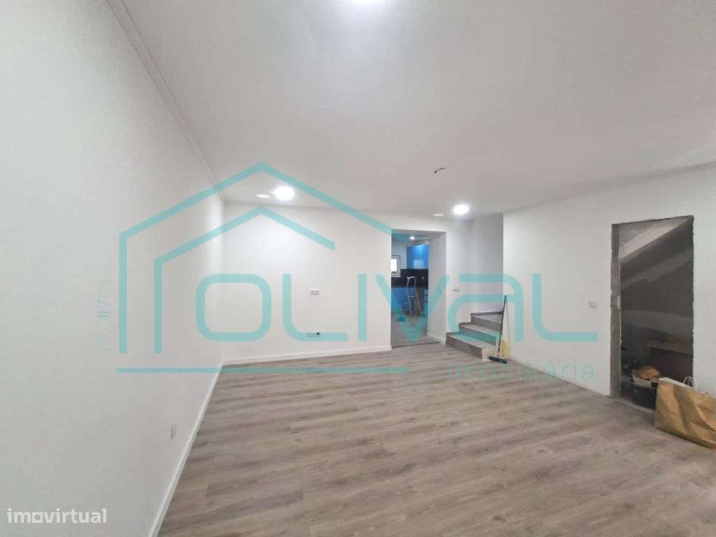 Moradia T3 totalmente remodelada no centro de Salvaterra de Magos-9