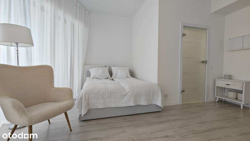 Hanza Tower, 34,68m2 plus balkon 11,22m2 + basen !-2