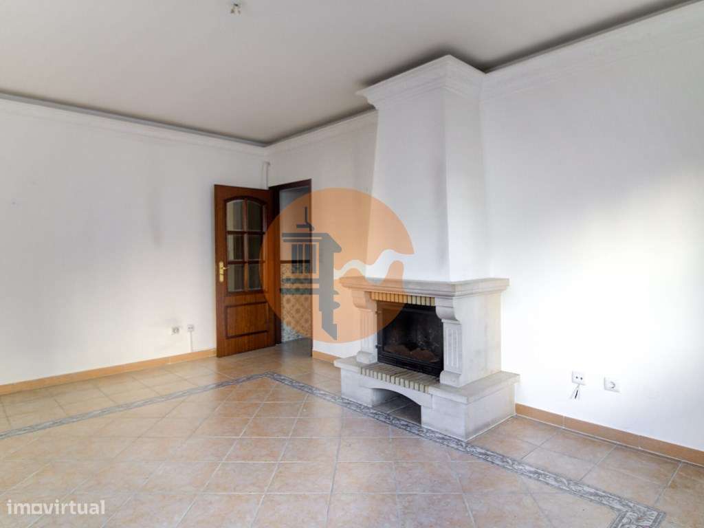 Apartamento T2 com 2 WC Renovado com lugar de parqueamento em garag... - Grande imagem: 2/34