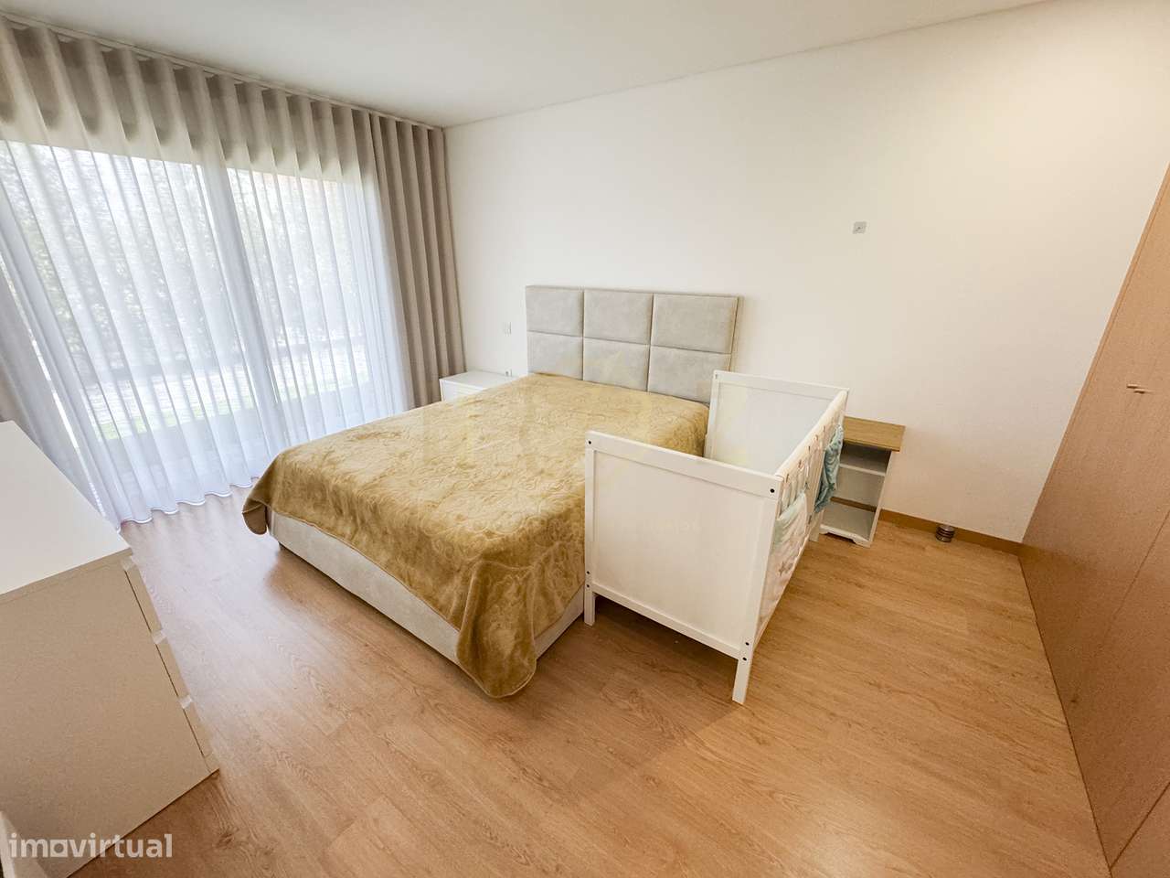 Moradia em Banda T2 - Enorme Jardim privado-5