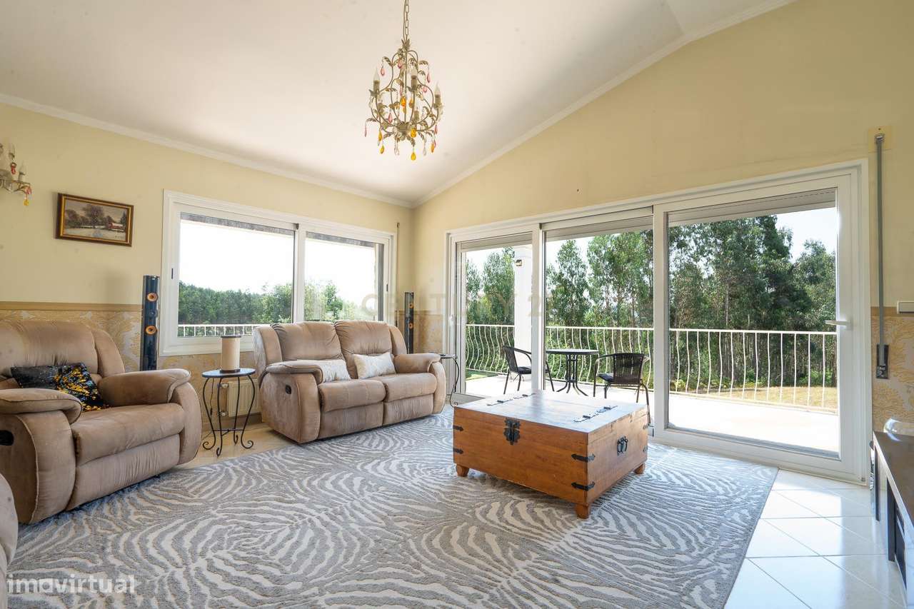 Moradia T4 - Em excelente estado - C/ terreno - Grande imagem: 4/46