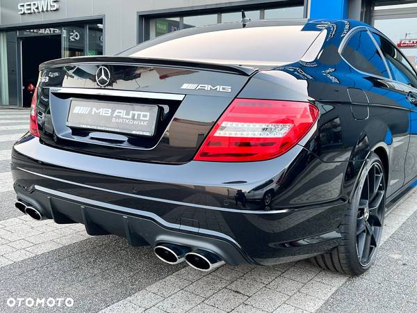 Mercedes-Benz Klasa C 63 AMG Coupe AMG SPEEDSHIFT MCT Edition 507 - 23