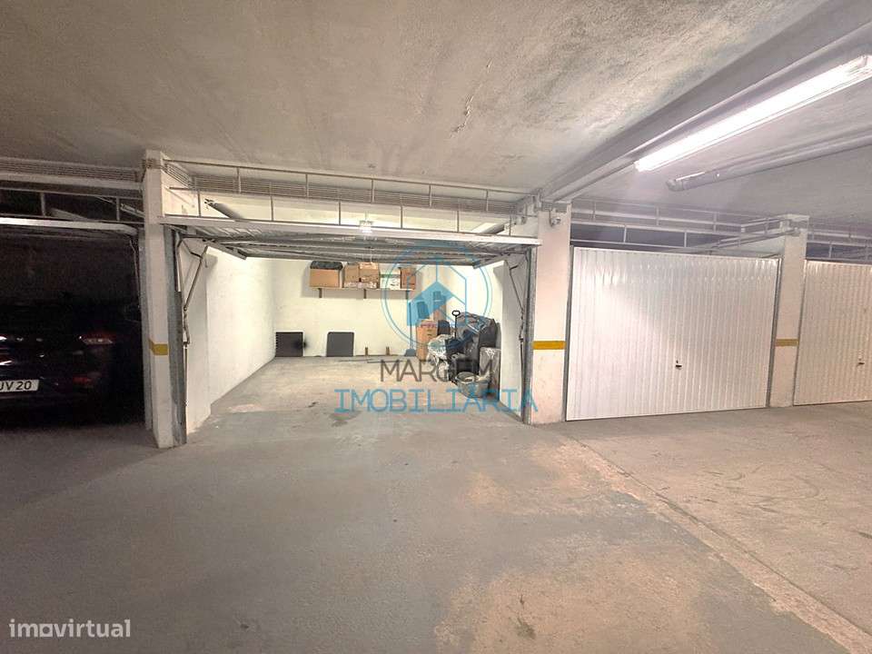 T2 com 2 varandas e garagem | Centro Famalicão-11