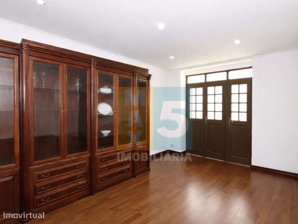 T2+1 com logradouro a 5 min a pé da Universidade Nova - Lisboa-29