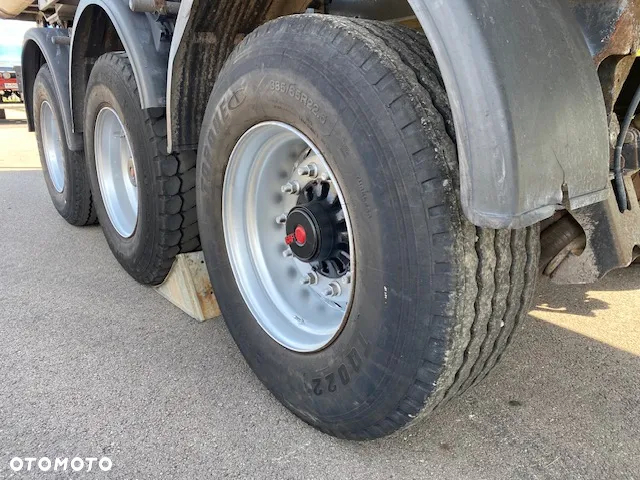 Mercedes-Benz AROCS 2043 4X4 ciągniK + naczepa wywrotka Schmitz - 33