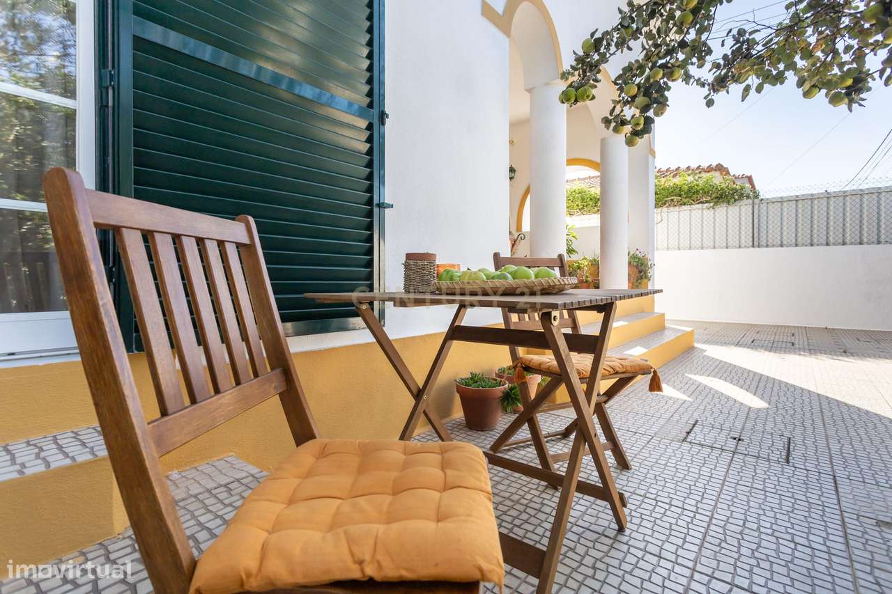 Moradia T4 Isolada em Fernão Ferro (Redondos). - Grande imagem: 4/53