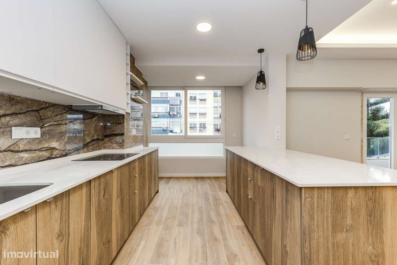 T4 totalmente renovado com acabamentos de luxo em Carnaxide - Grande imagem: 5/31