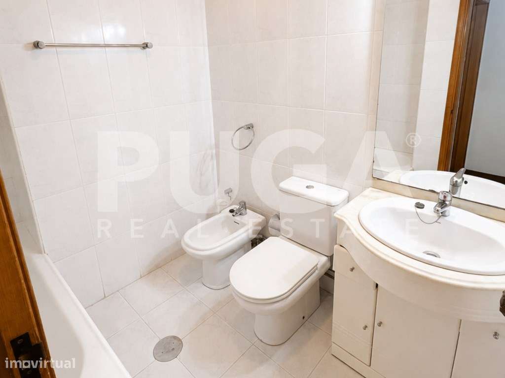 Apartamento T3 no Centro de Espinho | Vista Mar e Garagem Box-12