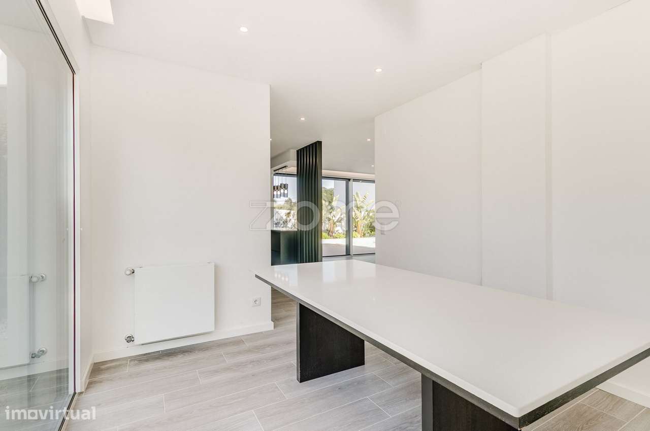 Moradia T3 com Piscina e Jardim no Zambujeiro – Alcabideche-9