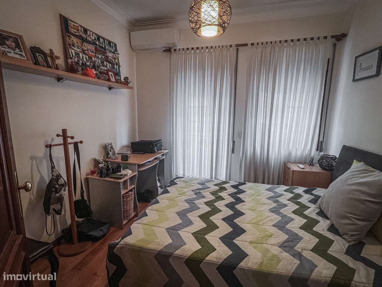 Moradia T4 no Centro de Santo Tirso com Terraço e Jardim-21