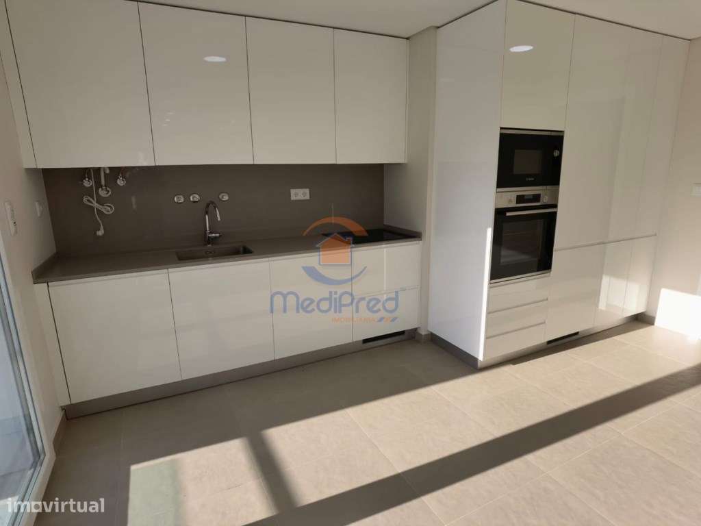 Apartamento T1+1 em condomínio privado com Terraço e BOX | Loures - Grande imagem: 5/21