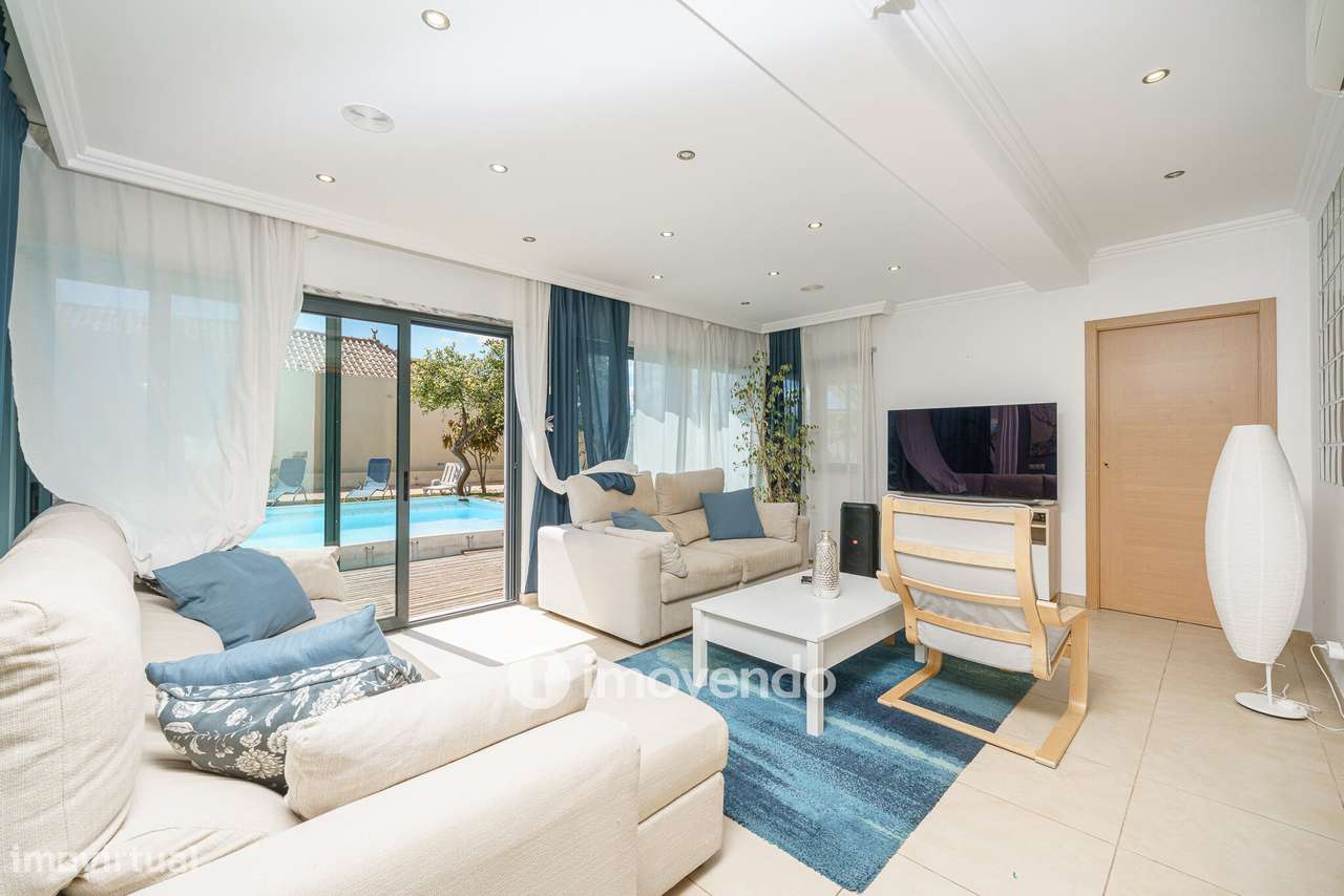 Moradia T6 exclusiva, com piscina e garagem, na Charneca da Caparica - Grande imagem: 4/60
