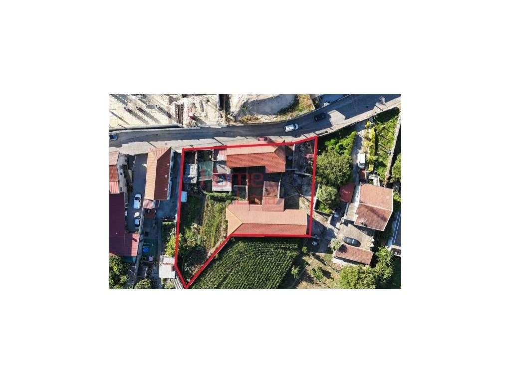 Terreno com Ruinas em Águas Santas - Grande imagem: 2/47