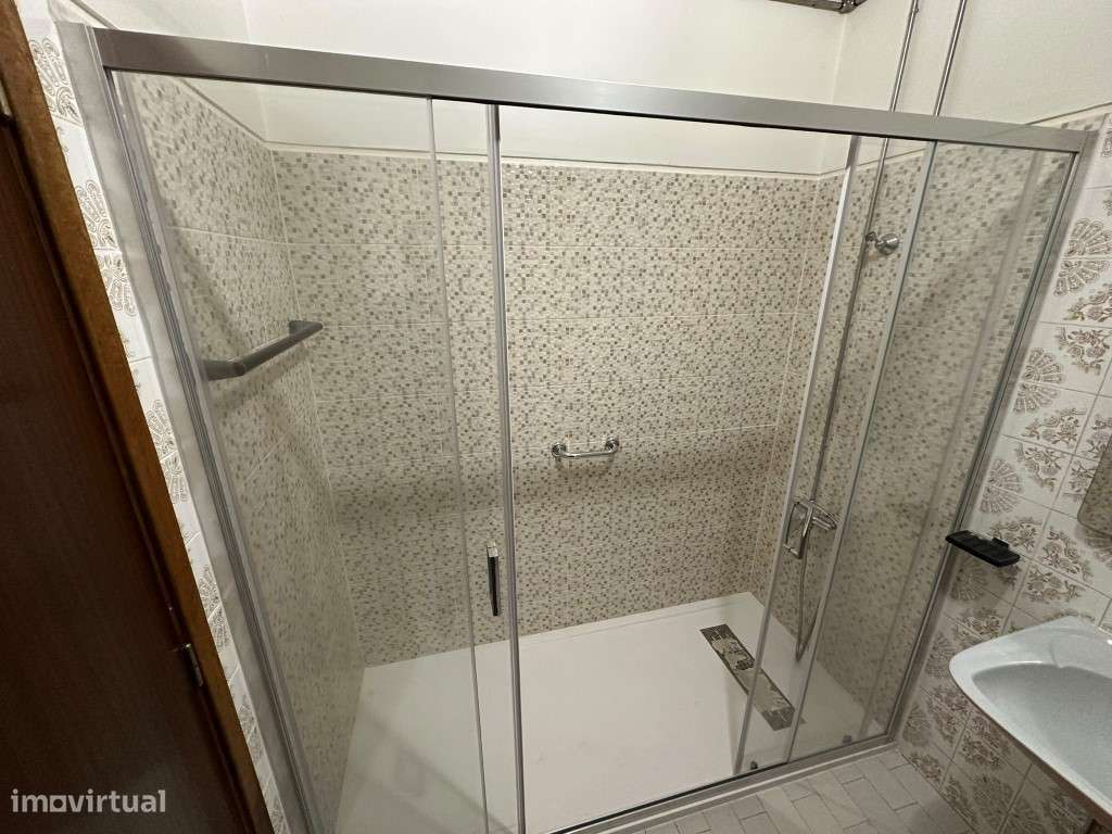 Apartamento T2+1 no centro da Maia-16