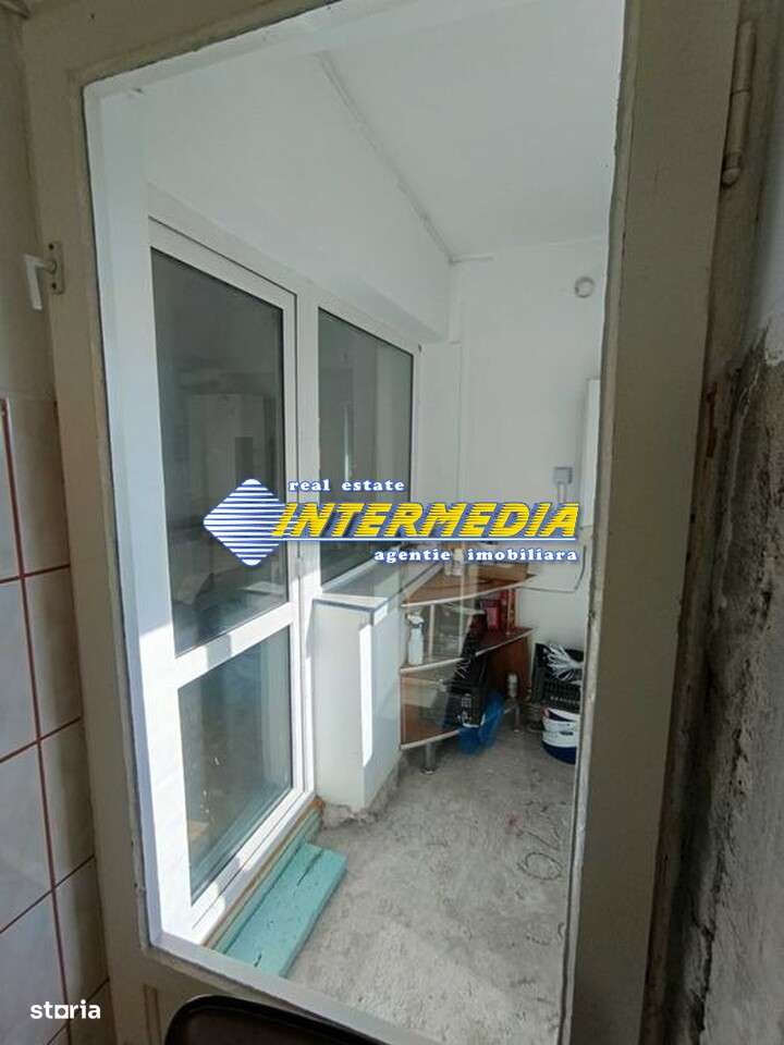 Apartament 3 camere decomandat etaj 1 Centru Alba Iulia - Imagine principală: 4/6