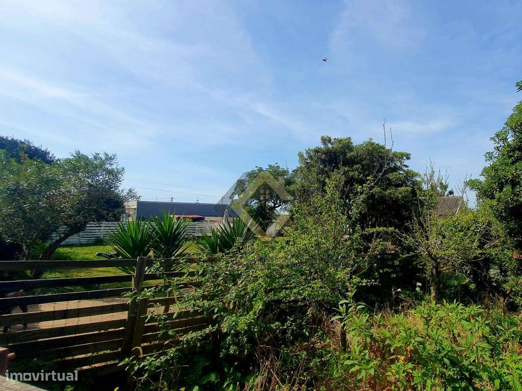 TERRENO COM MORADIA V2 INCLUÍDA JUNTO Á PRAIA DE CANIDELO, V N GAIA-4