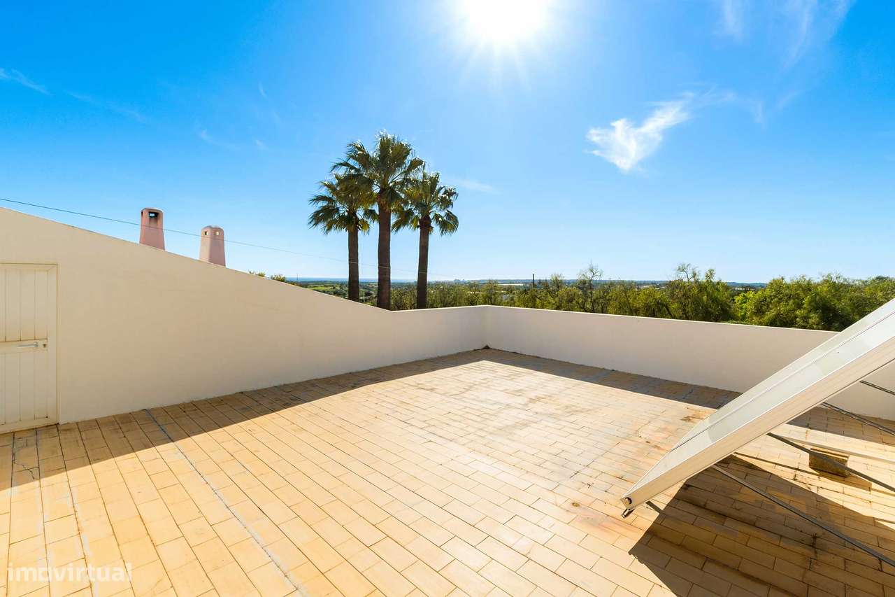 Moradia de luxo com piscina, anexo, campo de ténis  e jardim-40