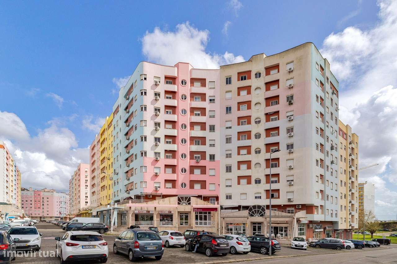 SANTA MARTA DO PINHAL - T2 com Garagem e Arrecadação!-0