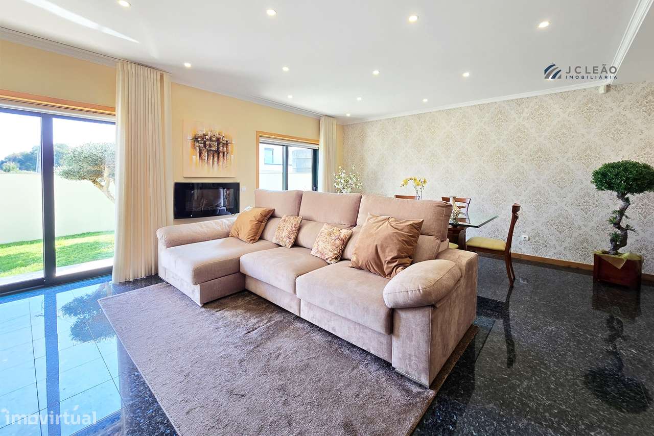 Moradia T3+1 em Lavra com vista mar e piscina aquecida - Grande imagem: 3/46