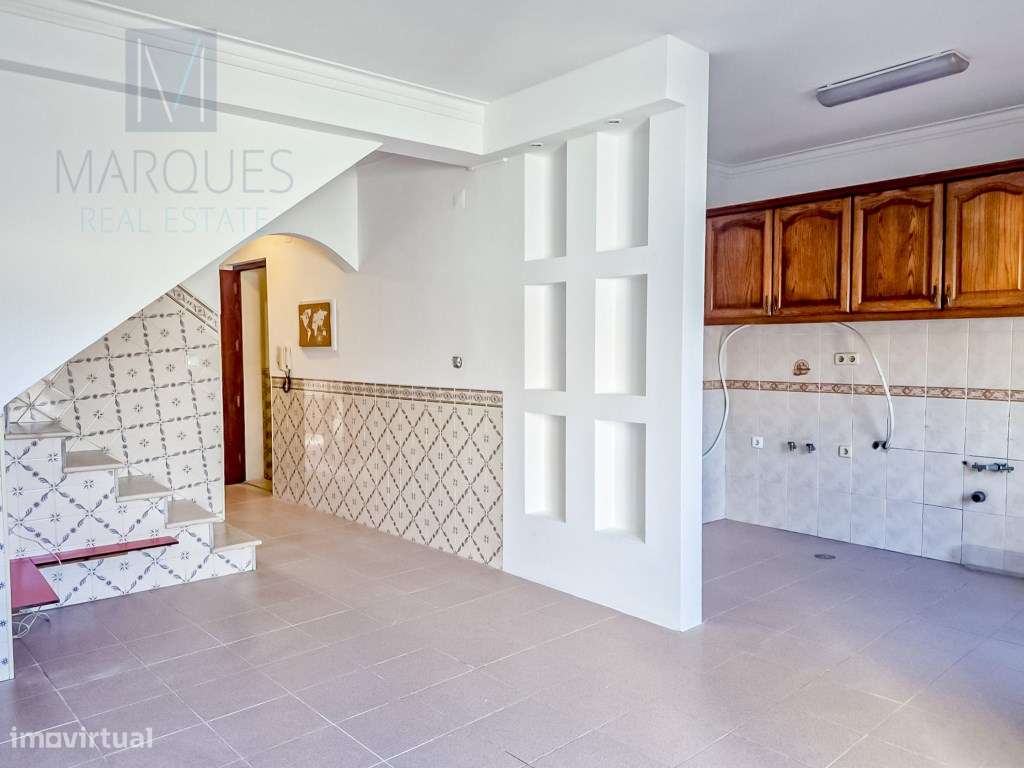 Prédio de Habitação e Comércio - Arruda dos Vinhos - Grande imagem: 3/13