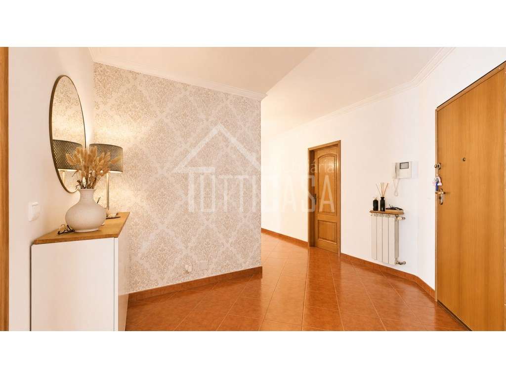 Apartamento T3 em Alcainça com parqueamento para 3 viaturas-15