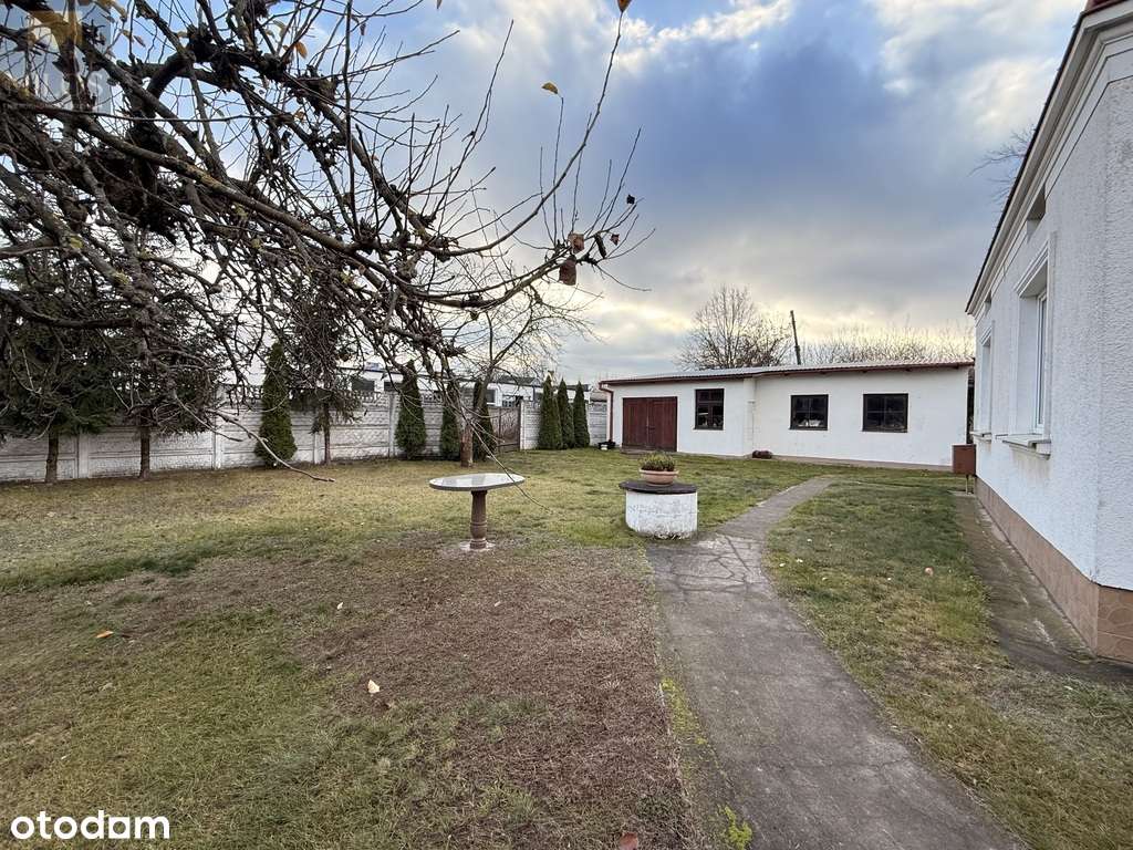 Parterowy dom z dużą działką na Bielanach-14