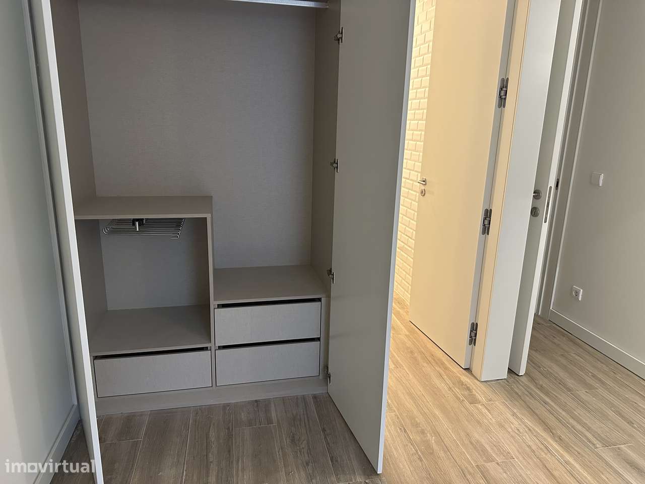 Apartamento T2 totalmente remodelado, com pátio interior - Lapa Porto-16