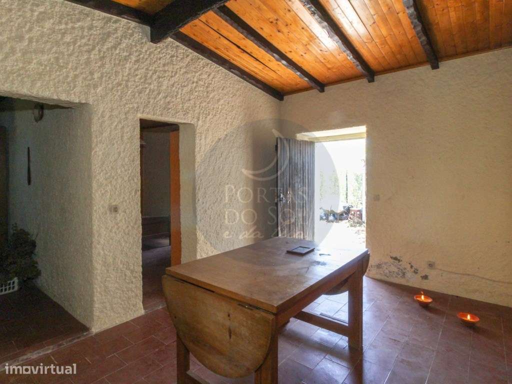 Moradia V2 Terreno Poço-11