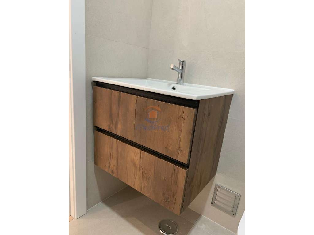 Apartamento T3 totalmente remodelado | Amadora-25