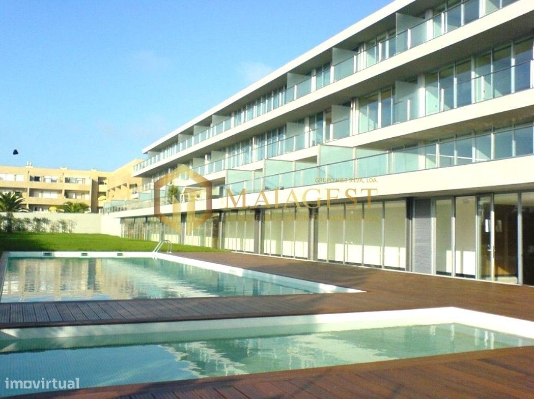 Apartamento T3 à Beira-Mar em Condomínio Fechado com Vista Mar