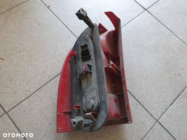 Renault Megane Kombi  Lampa Tylna Prawa 7700423082 - 4