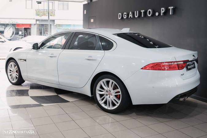 Jaguar XF 2.0 D Prestige AWD Aut. - 35