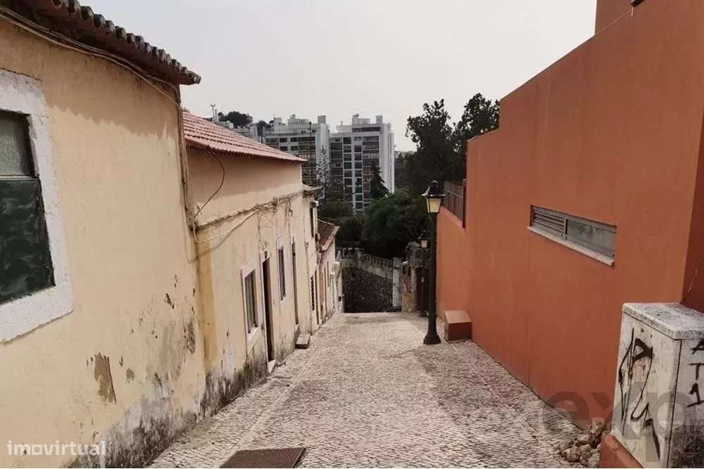 Prédios no centro histórico de Carnaxide - Investimento - Novo preço! - Grande imagem: 4/10