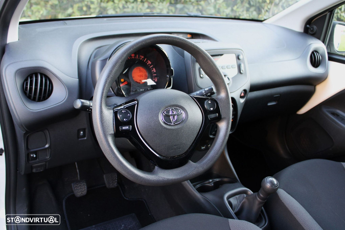 Toyota Aygo 1.0 X-Play - 6